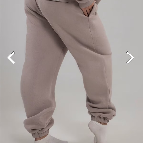 Comfrt Travel Essentials Sweatpants - Picture 2 of 6
